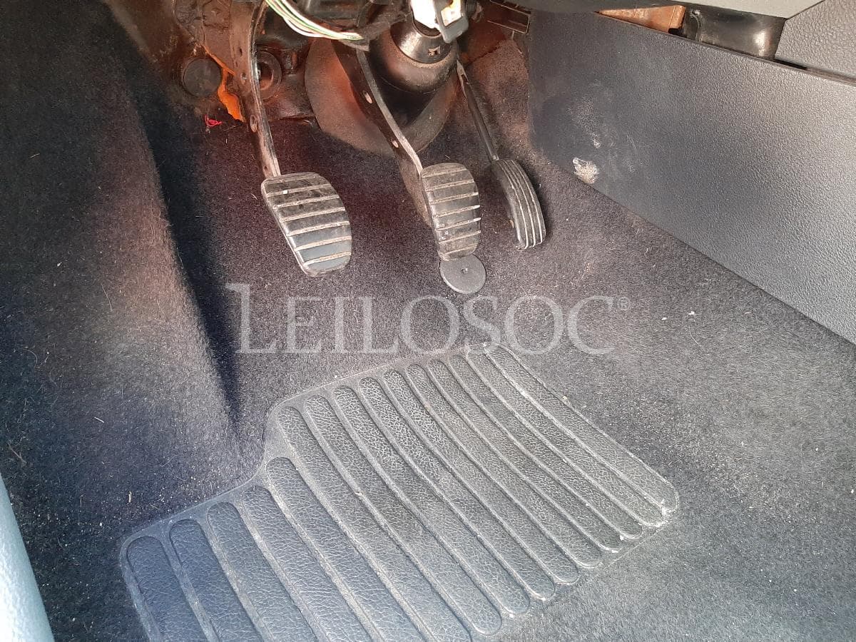 Renault Clio 1.2 · Ano 2001 — imagen 15
