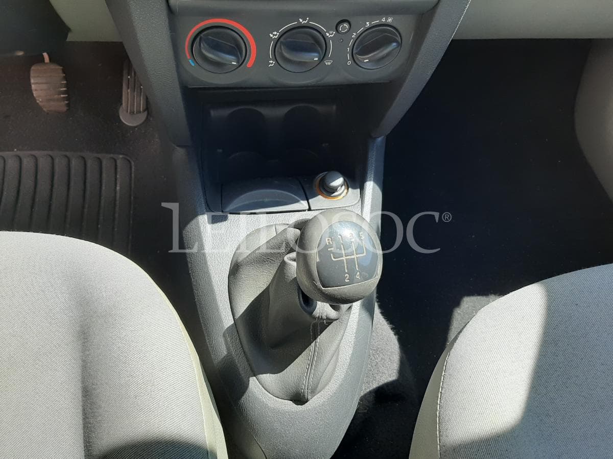 Renault Clio 1.2 · Ano 2001 — imagen 19