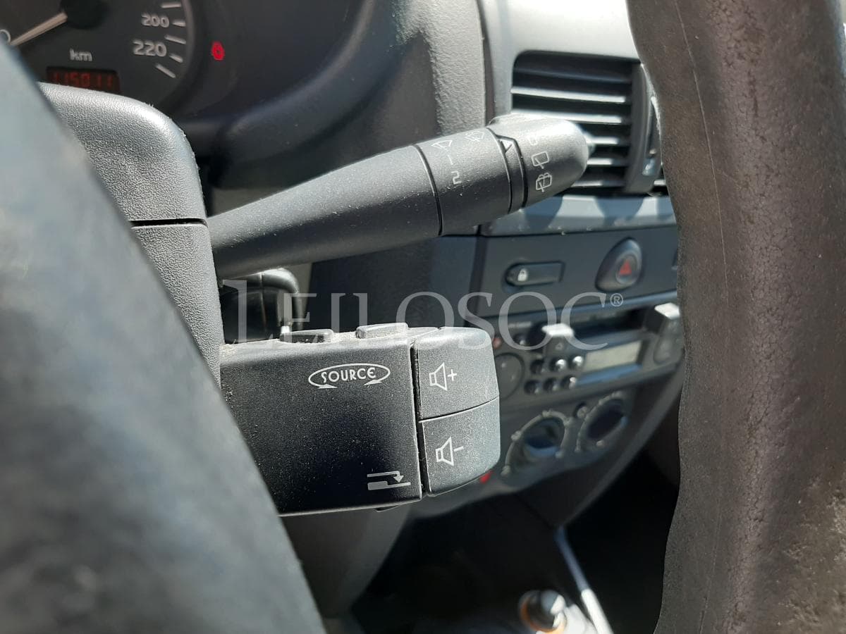 Renault Clio 1.2 · Ano 2001 — imagen 17