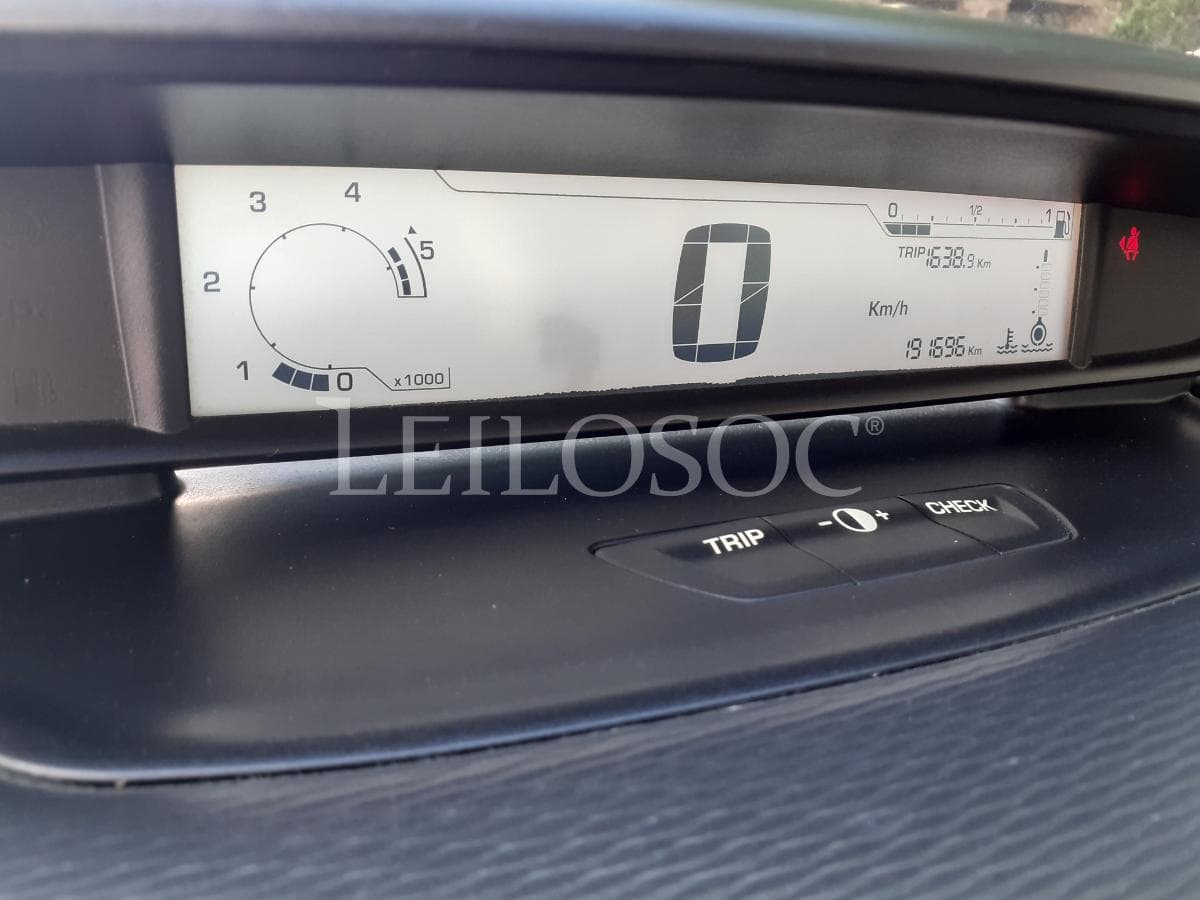 Citroën C4 Coupé 1.6 HDI · Ano 2008 — imagen 10