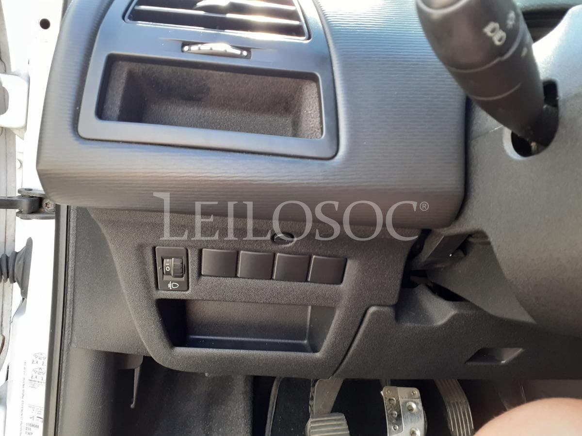 Citroën C4 Coupé 1.6 HDI · Ano 2008 — imagen 13