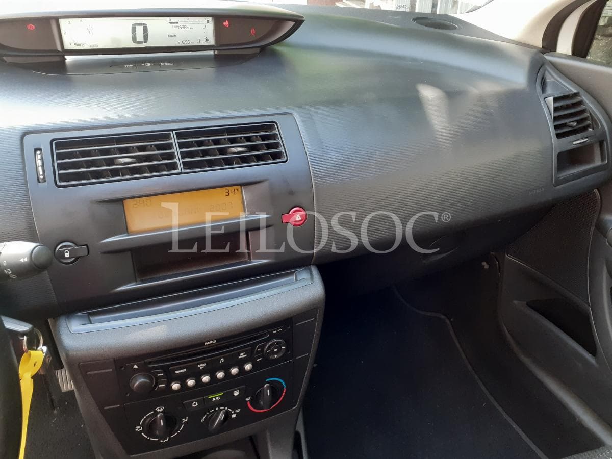 Citroën C4 Coupé 1.6 HDI · Ano 2008 — imagen 14