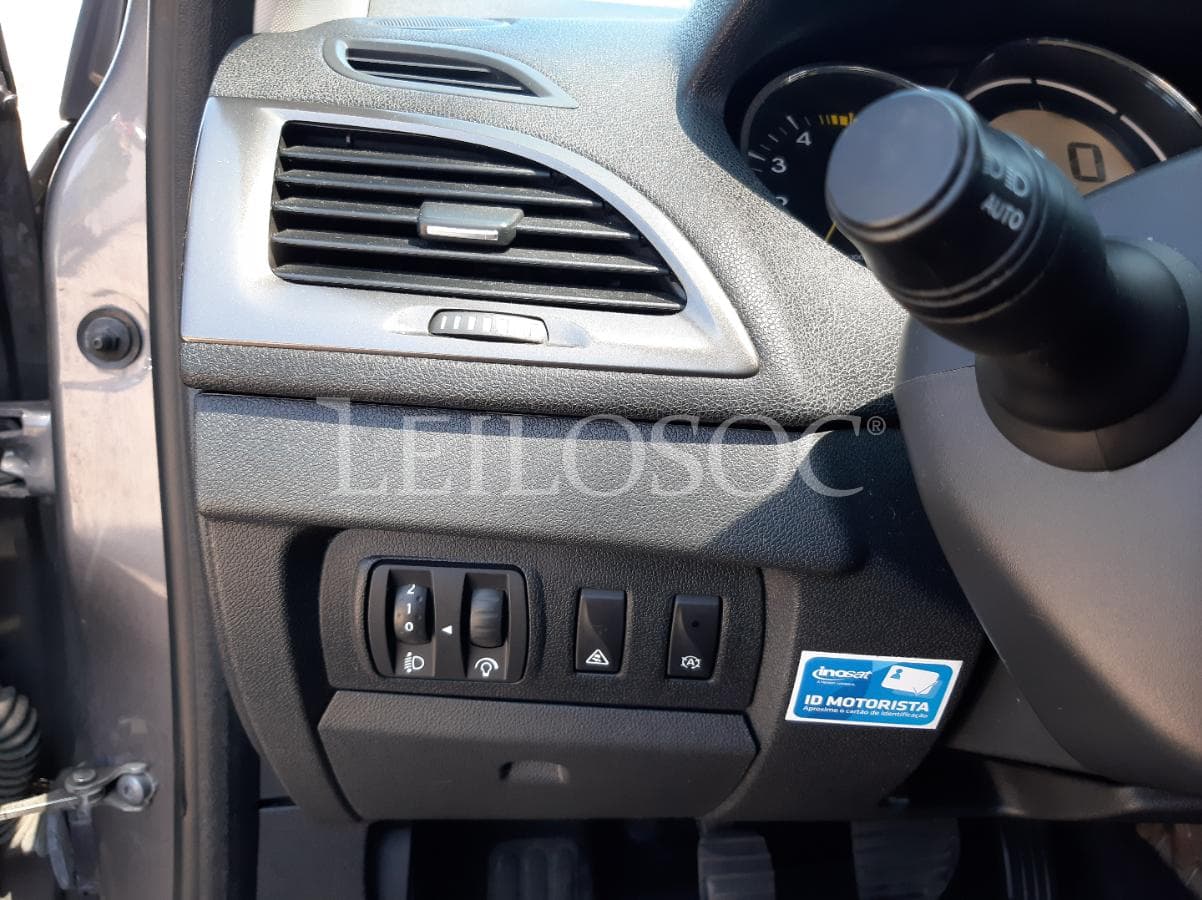 Renault Mégane 1.5 DCI · Ano 2014 — imagen 26