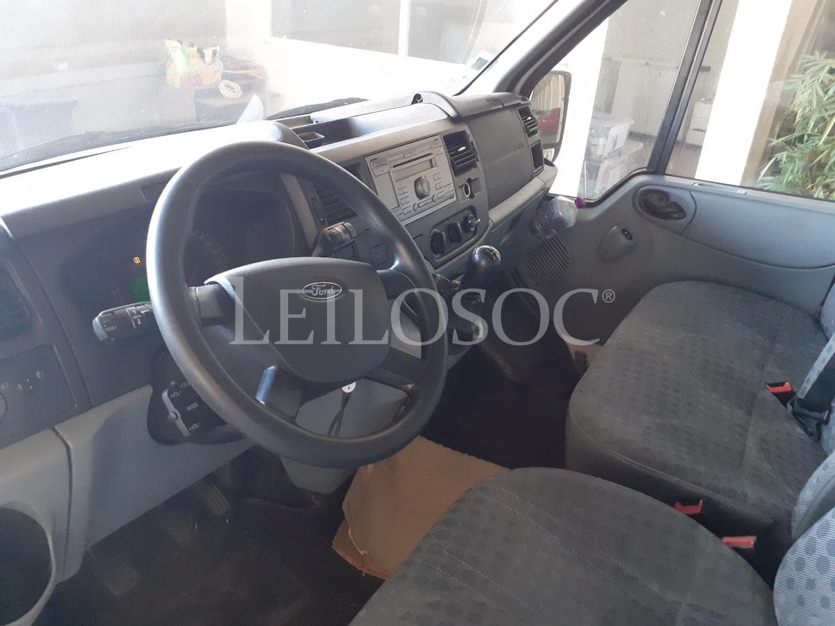 Ford Transit — image 10