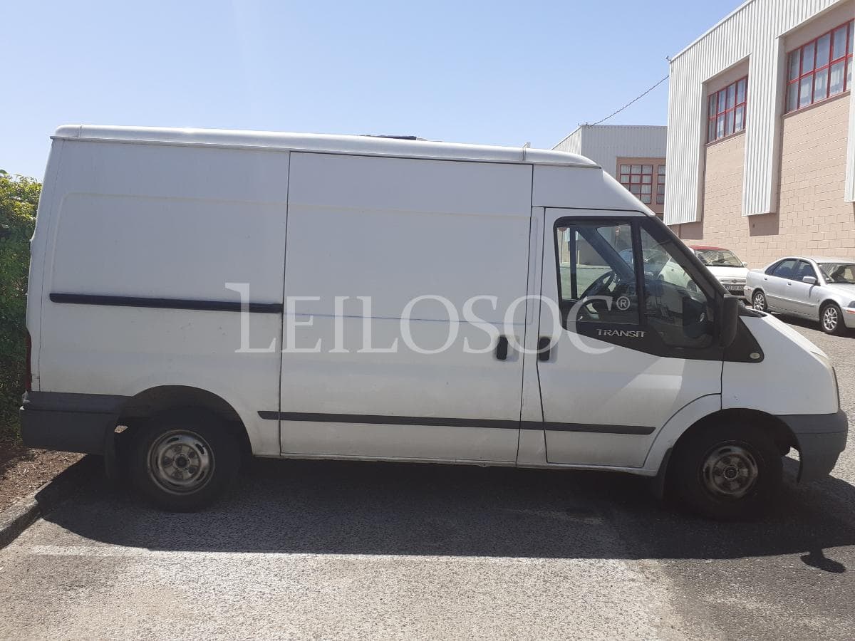Ford Transit — image 4