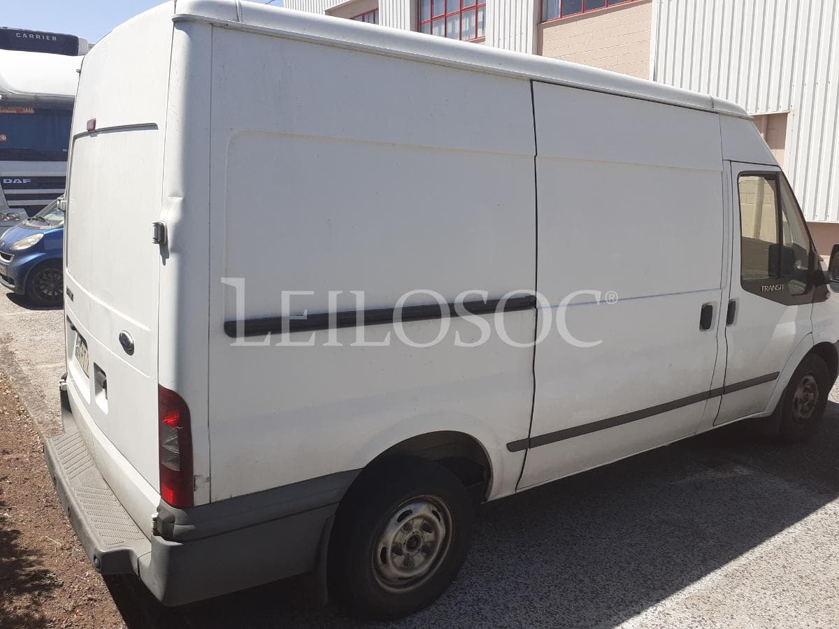 Ford Transit — image 5