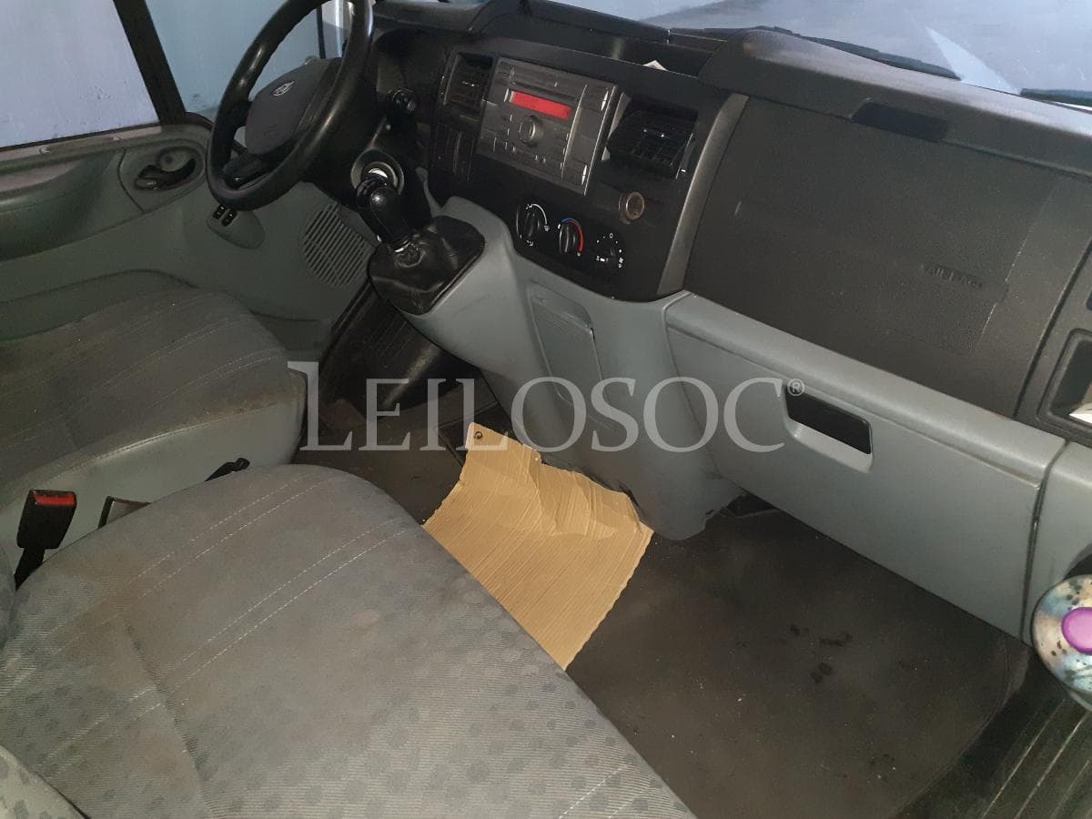 Ford Transit — image 11