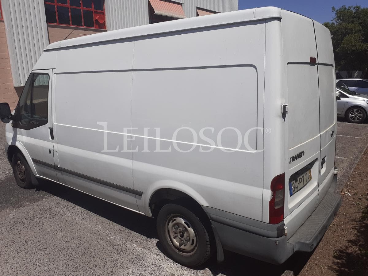 Ford Transit — image 7