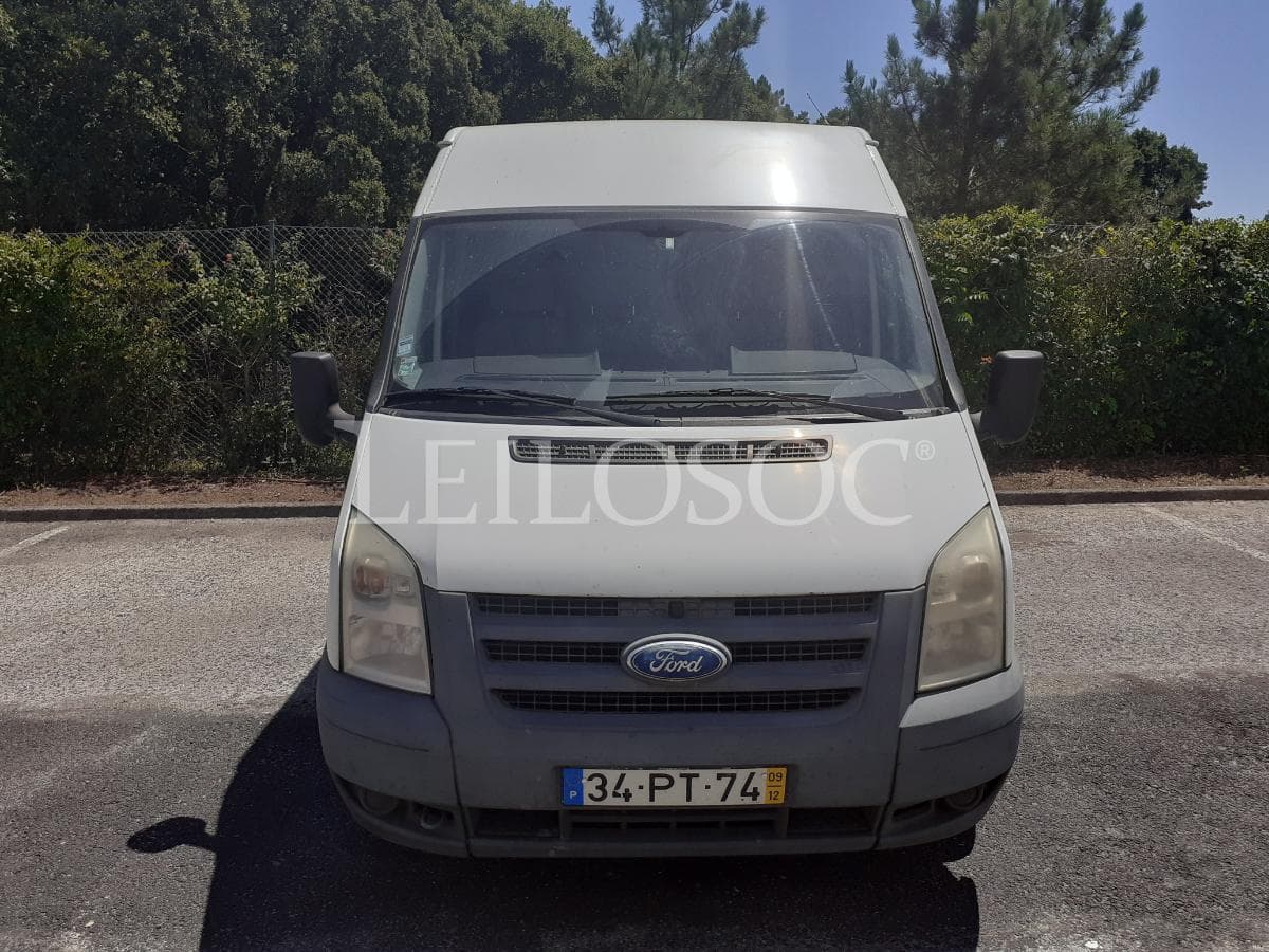 Ford Transit — image 2