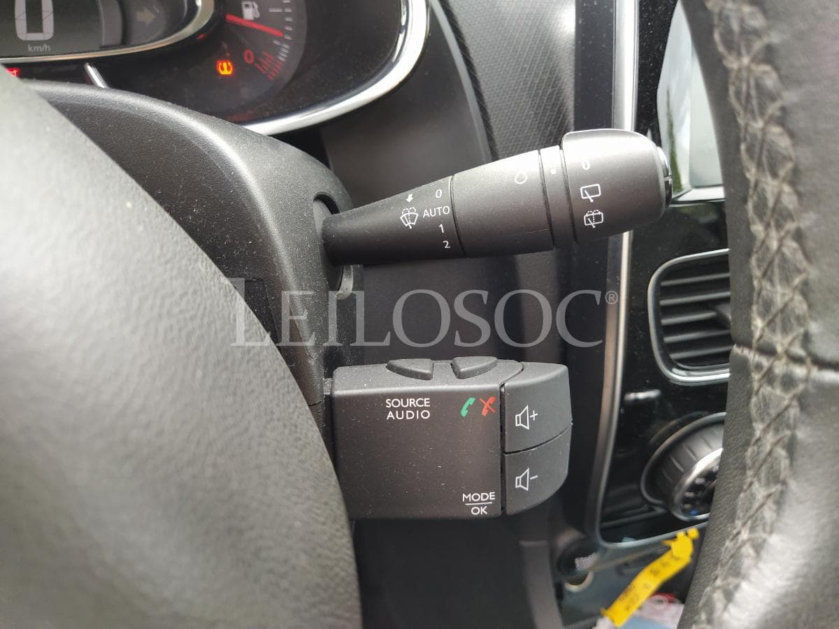 Renault Clio 1.5 DCI · Ano 2017 — imagen 11