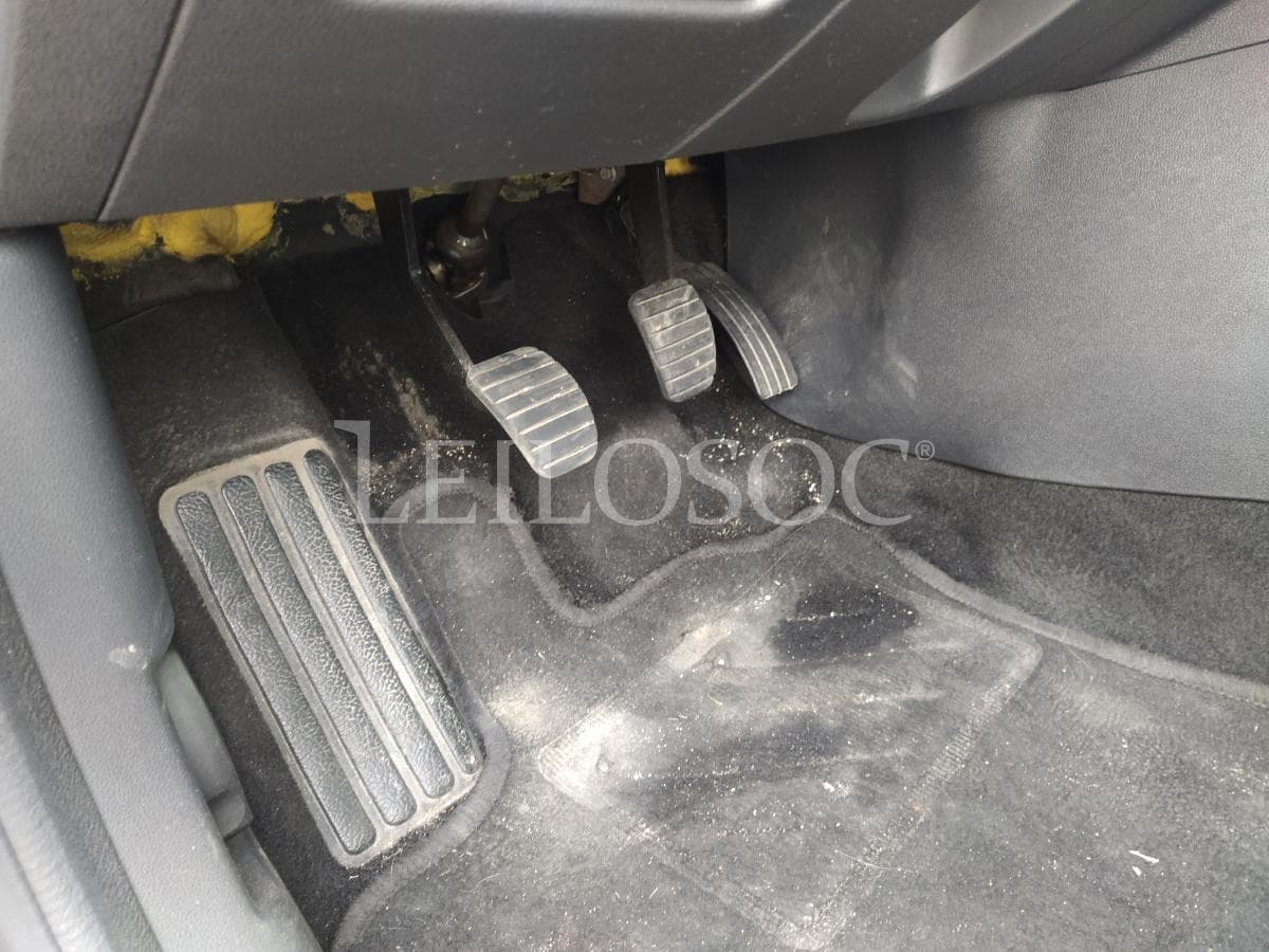 Renault Clio 1.5 DCI · Ano 2017 — imagen 15