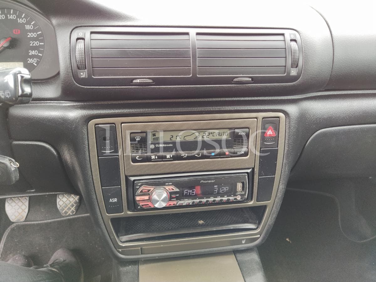 Volkswagen Passat 1.9 TDI · Ano 2000 — imagen 10