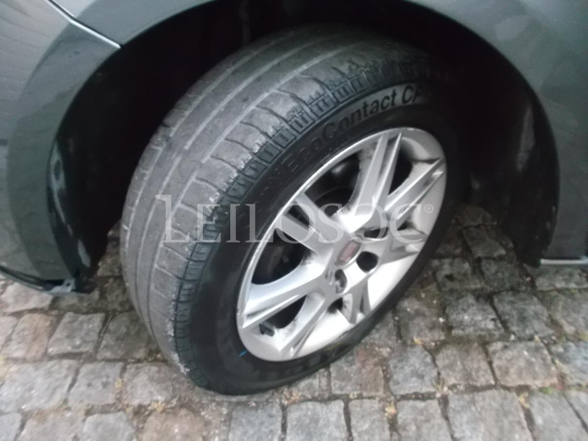 Seat Ibiza 1.2 TDI · Ano 2011 — image 31