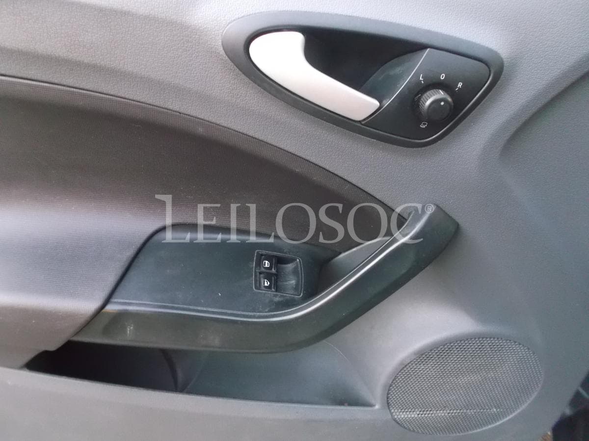 Seat Ibiza 1.2 TDI · Ano 2011 — image 14