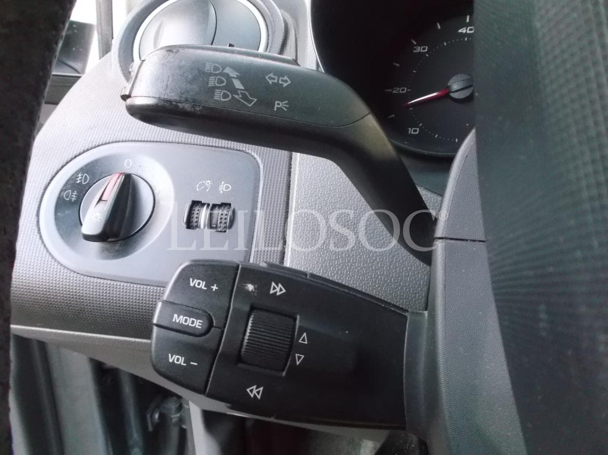 Seat Ibiza 1.2 TDI · Ano 2011 — image 15