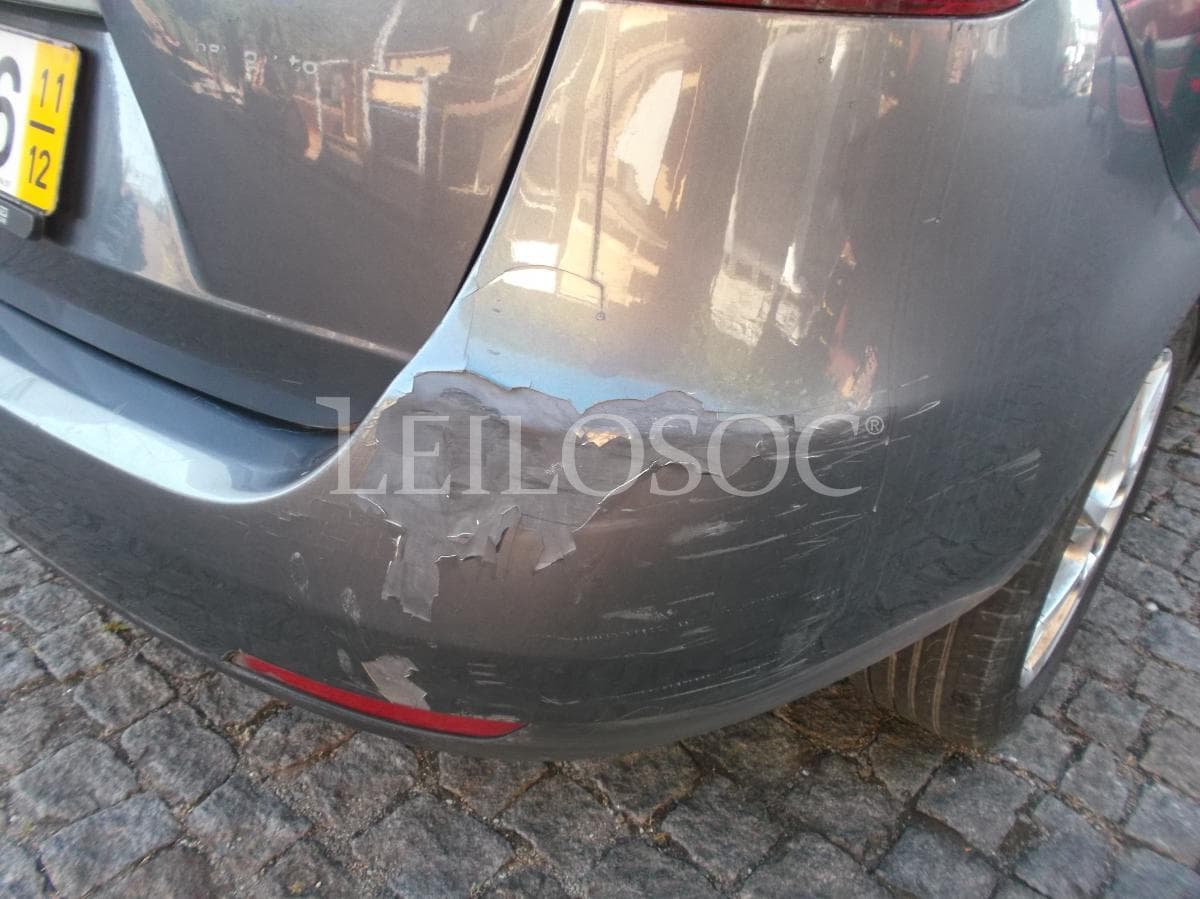 Seat Ibiza 1.2 TDI · Ano 2011 — image 21