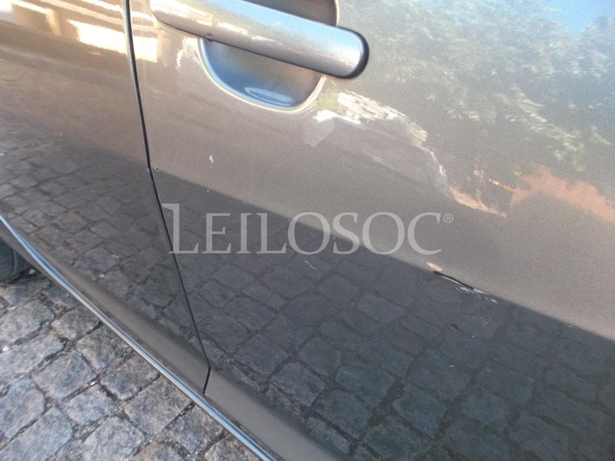 Seat Ibiza 1.2 TDI · Ano 2011 — image 28
