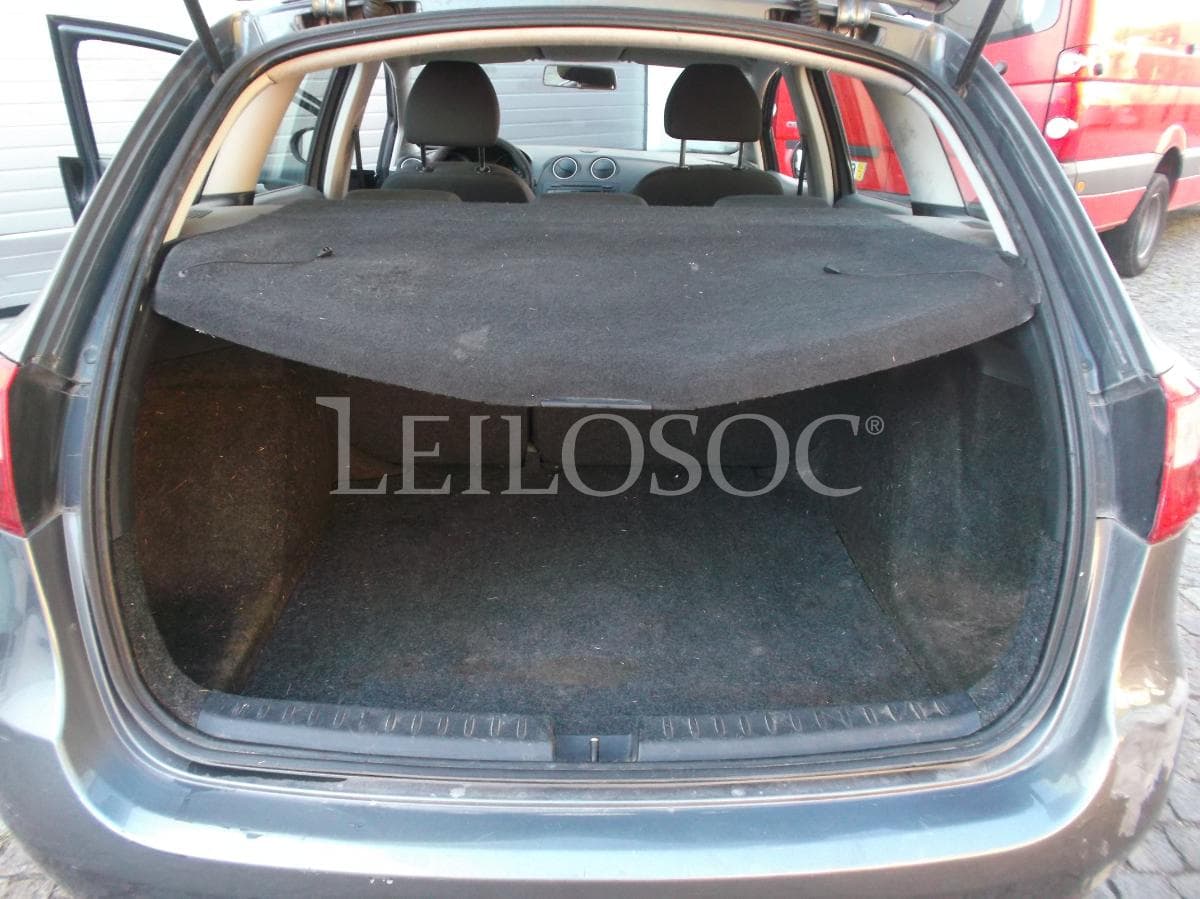 Seat Ibiza 1.2 TDI · Ano 2011 — image 7