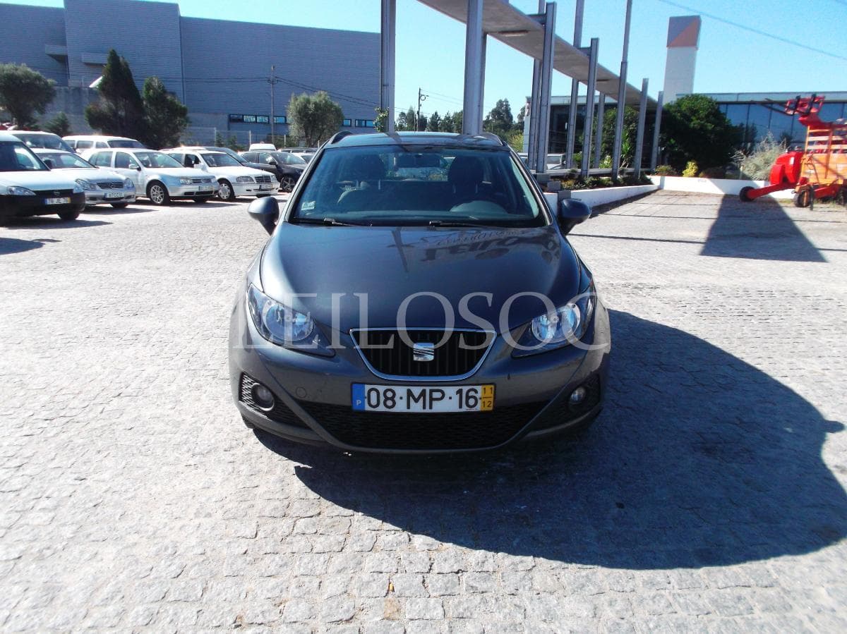 Seat Ibiza 1.2 TDI · Ano 2011 — image 2