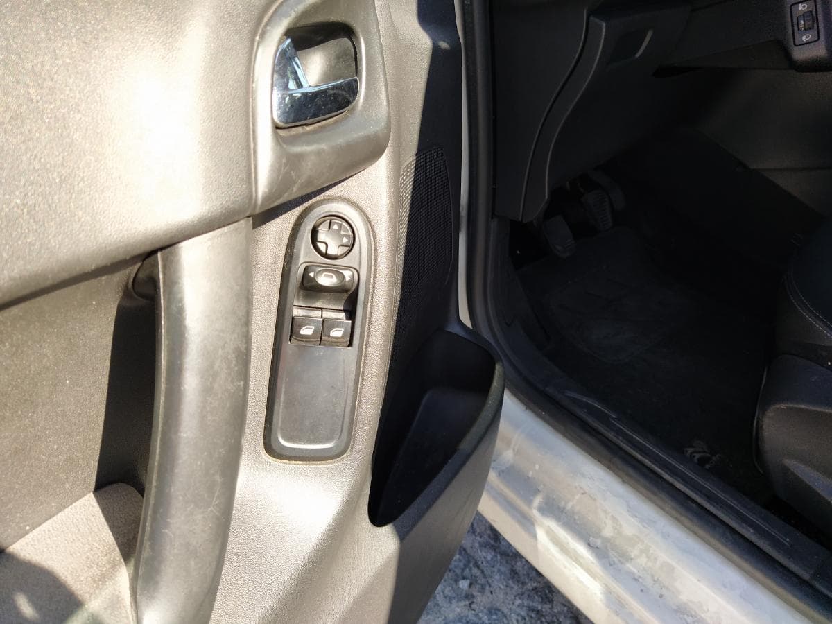 Citroën C3 1.4 HDI · Ano 2010 — imagem 10