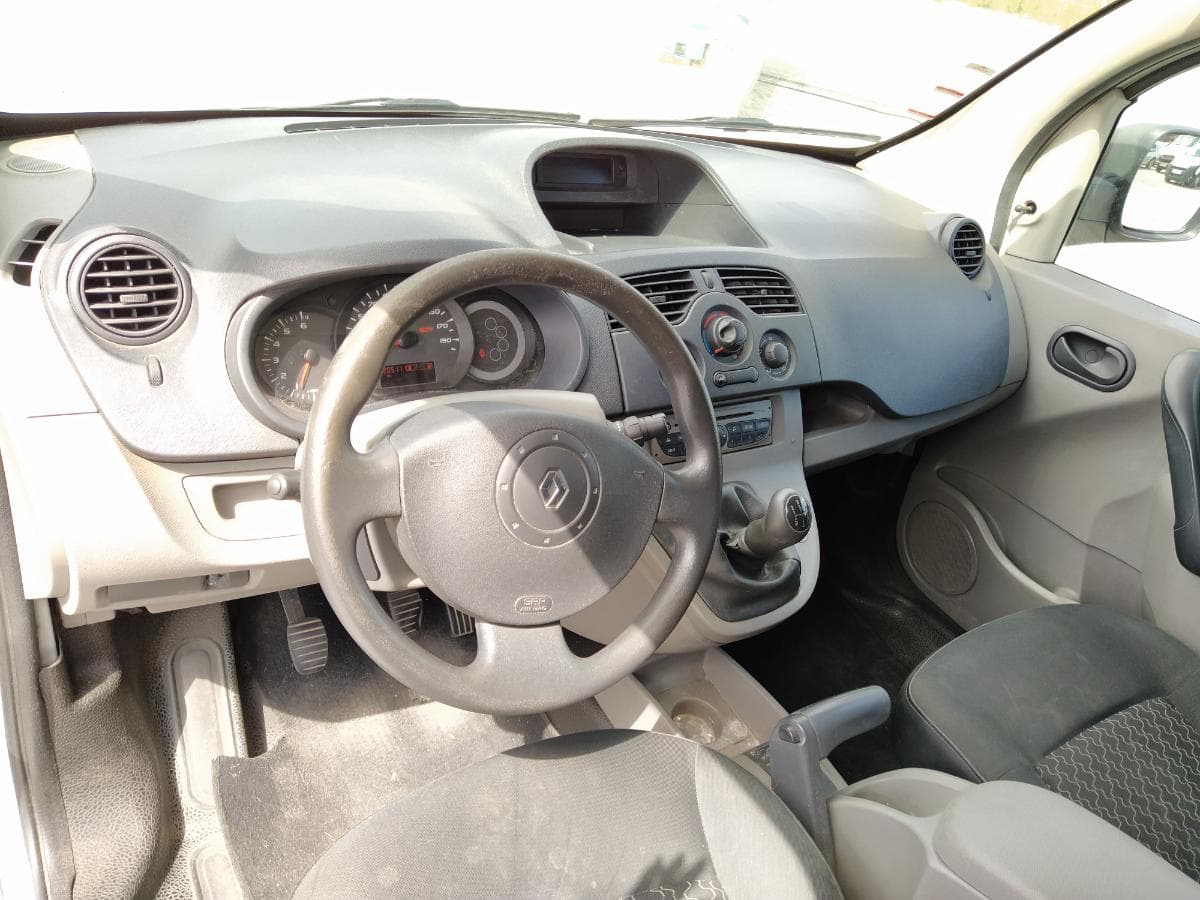 Renault kangoo 1.5 DCI · Ano 2010 — imagen 11