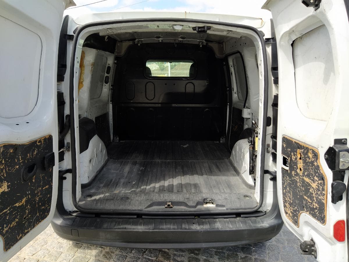 Renault kangoo 1.5 DCI · Ano 2010 — imagen 7