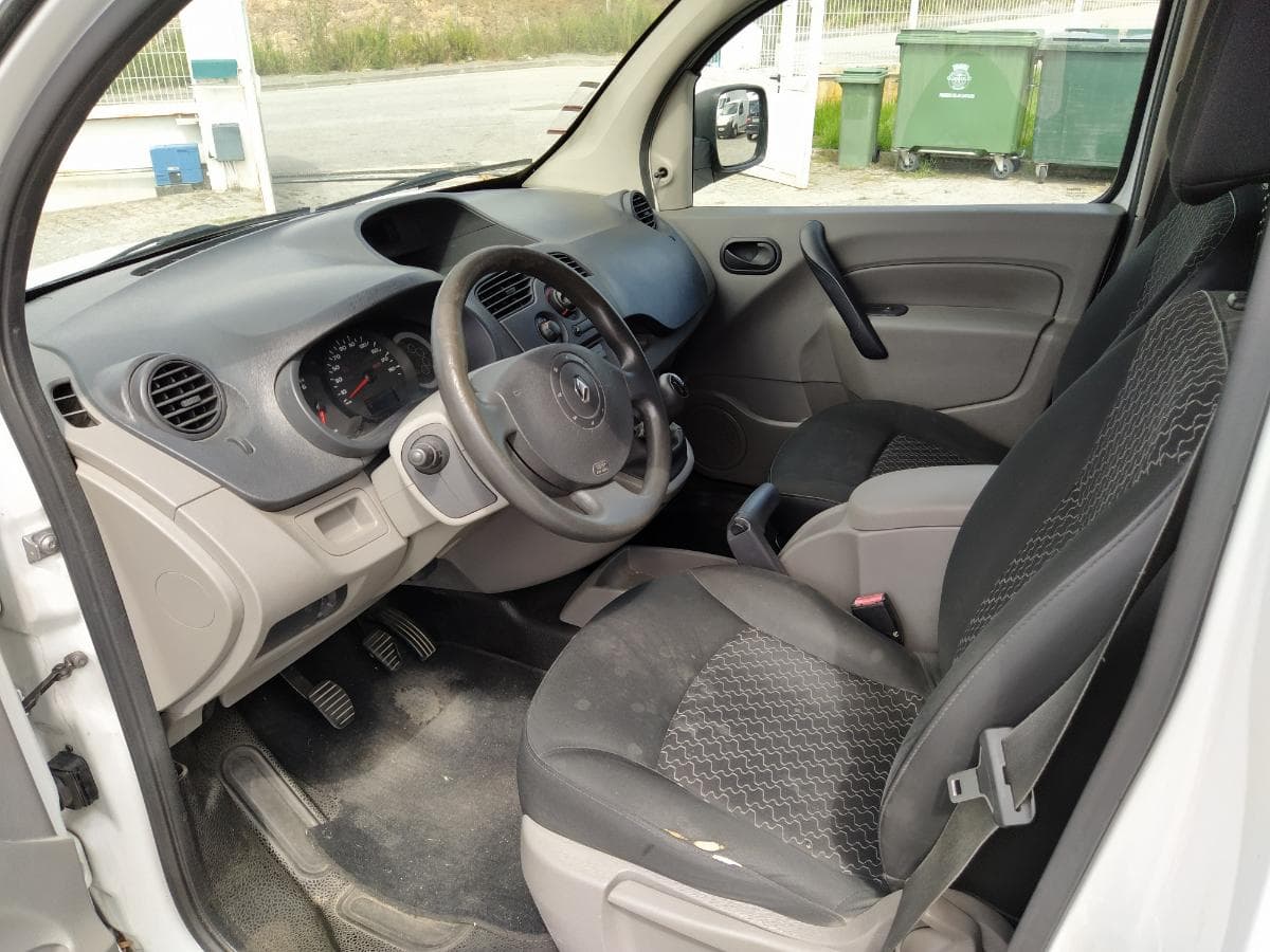 Renault kangoo 1.5 DCI · Ano 2010 — imagen 9