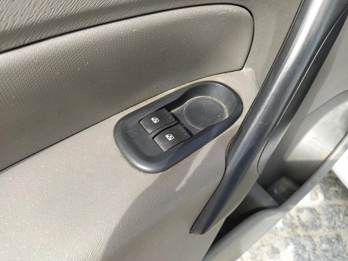 Renault kangoo 1.5 DCI · Ano 2010 — imagen 17