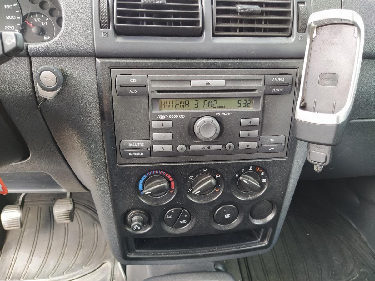 Ford Transit Connect 1.8 TDCI · Ano 2007 — imagem 10