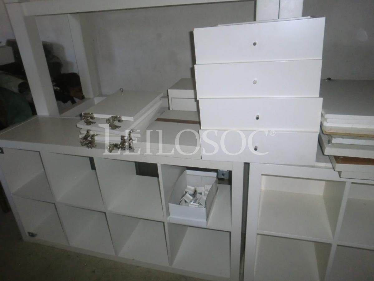 Mobiliário de Escritório + Lote de restos de pele — imagen 3