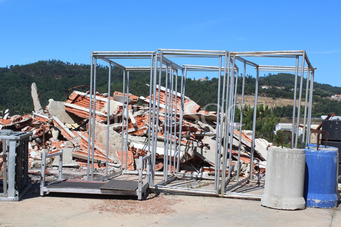 Equipamentos para Construção Civil · Materiais · Equipamento de Escritório — image 17