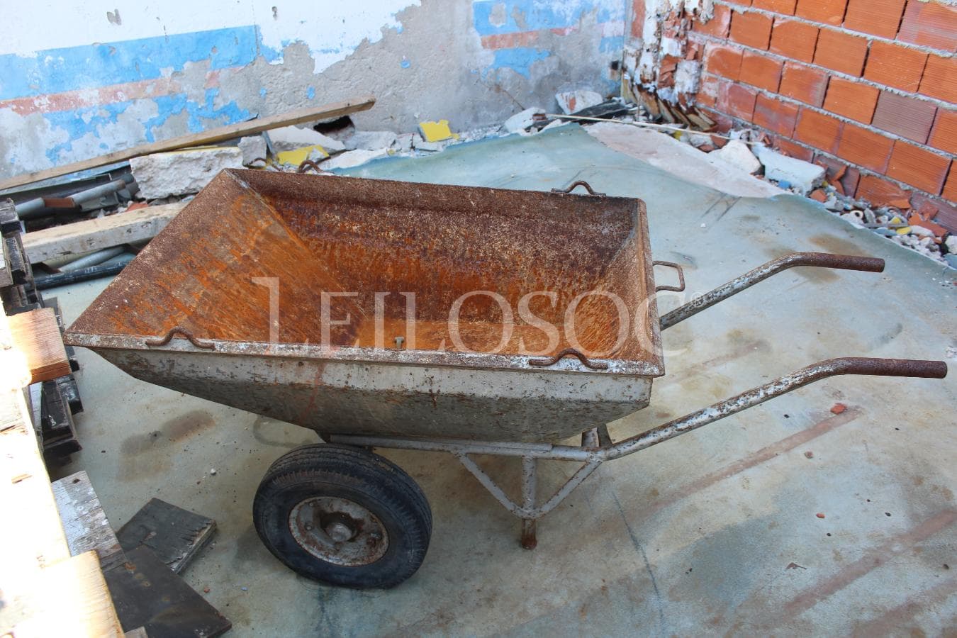 Equipamentos para Construção Civil · Materiais · Equipamento de Escritório — image 34
