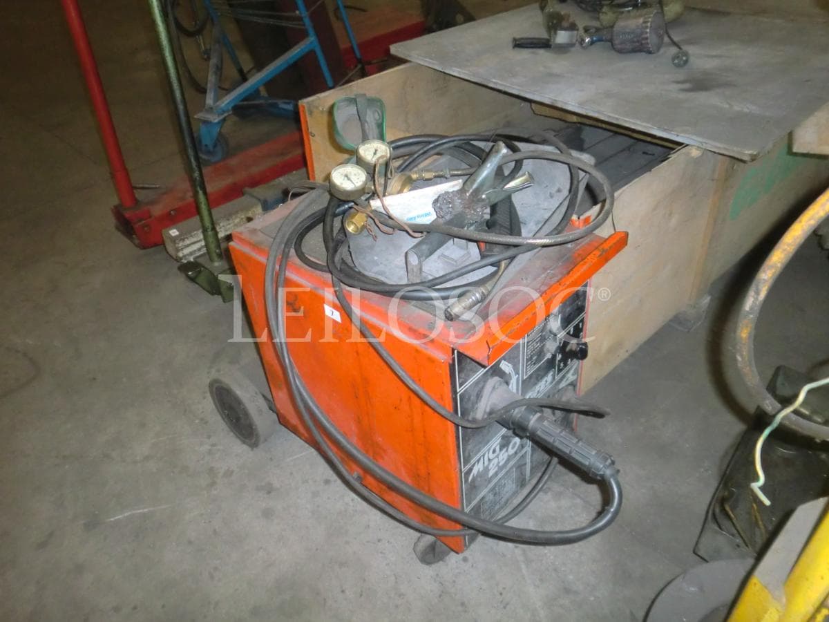 Equipamentos · Manutenção e reparação de veículos automóveis — imagen 7