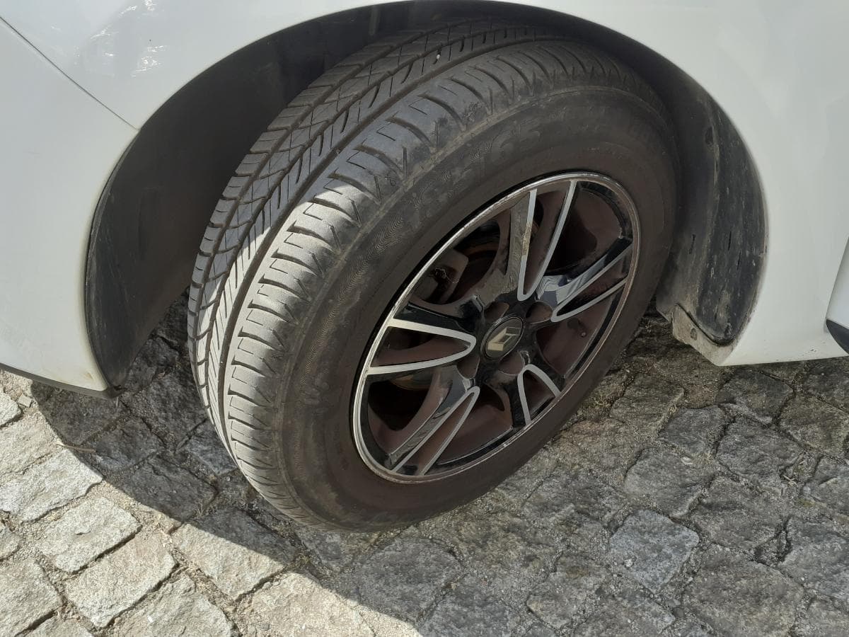 Renault Clio 1.5 DCI · Ano 2013 45-RM-39 · — image 23