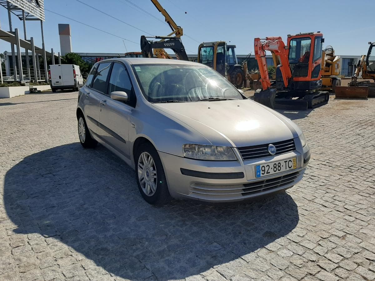 Fiat Stilo 1.6 · Ano 2002 — imagem 1