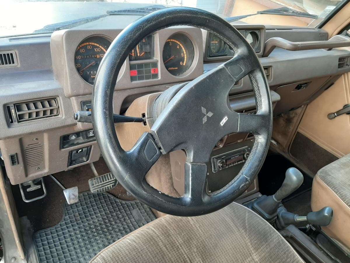 Mitsubishi Pagero ·Ano 1986 — imagem 14