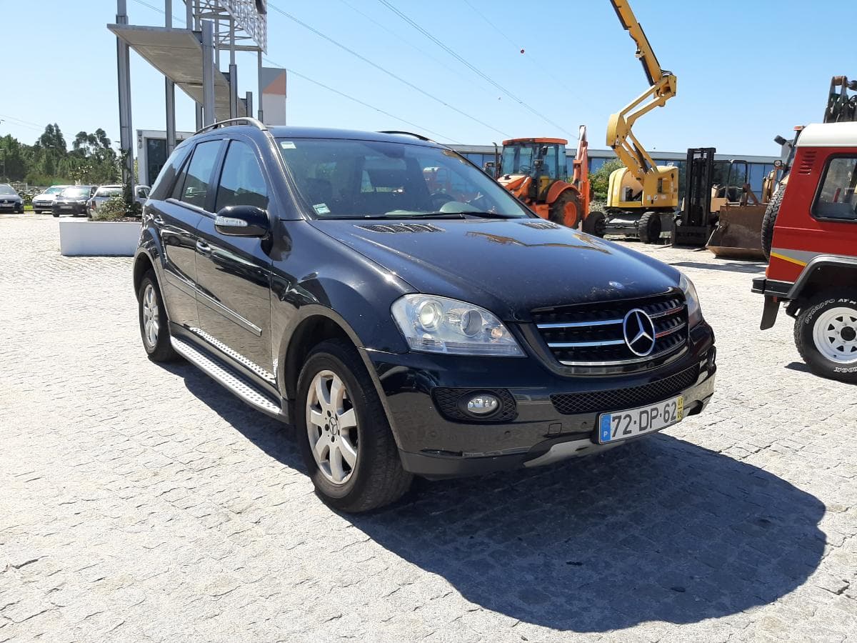 Mercedes-Benz ML 320 CDI · Ano 2007 — imagem 1