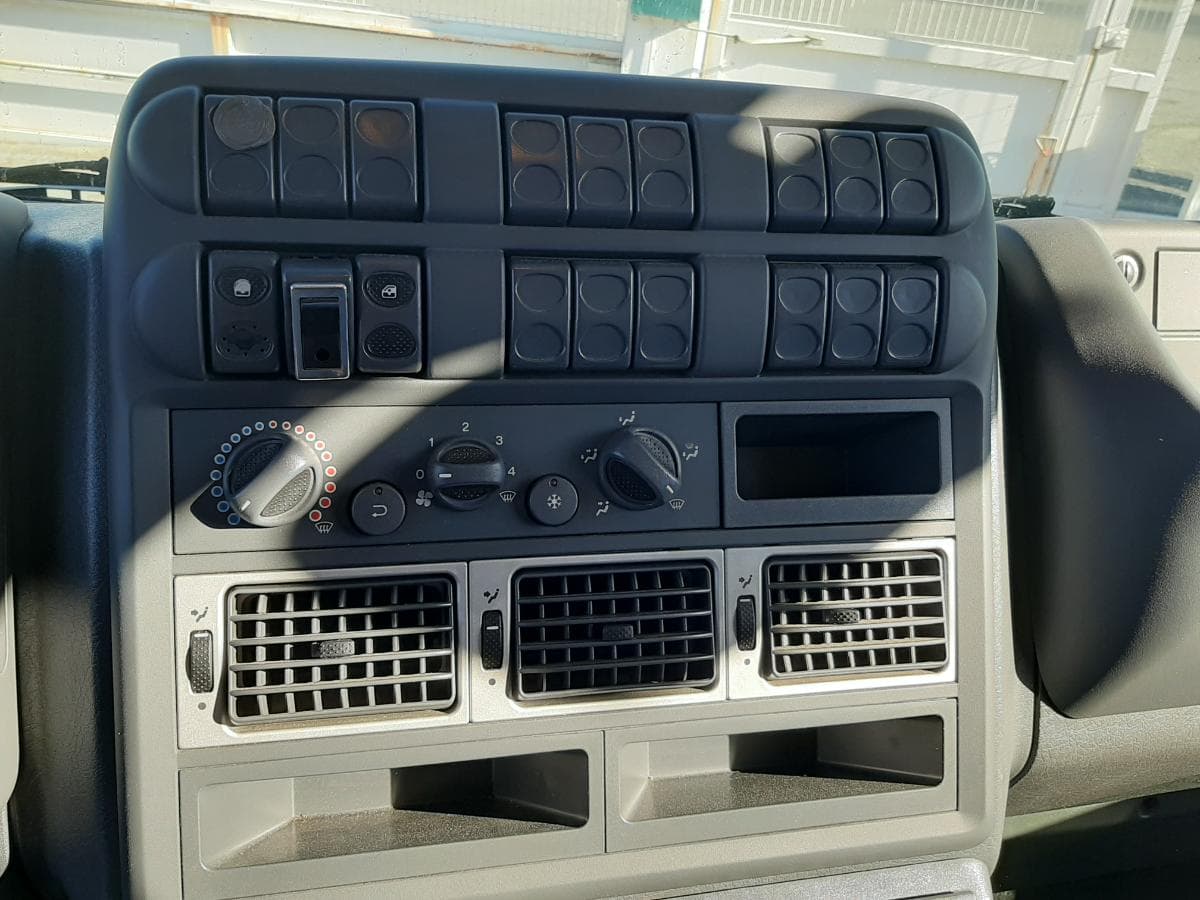 Iveco Eurocargo ML 75 E16 · Año 2008 — imagen 16