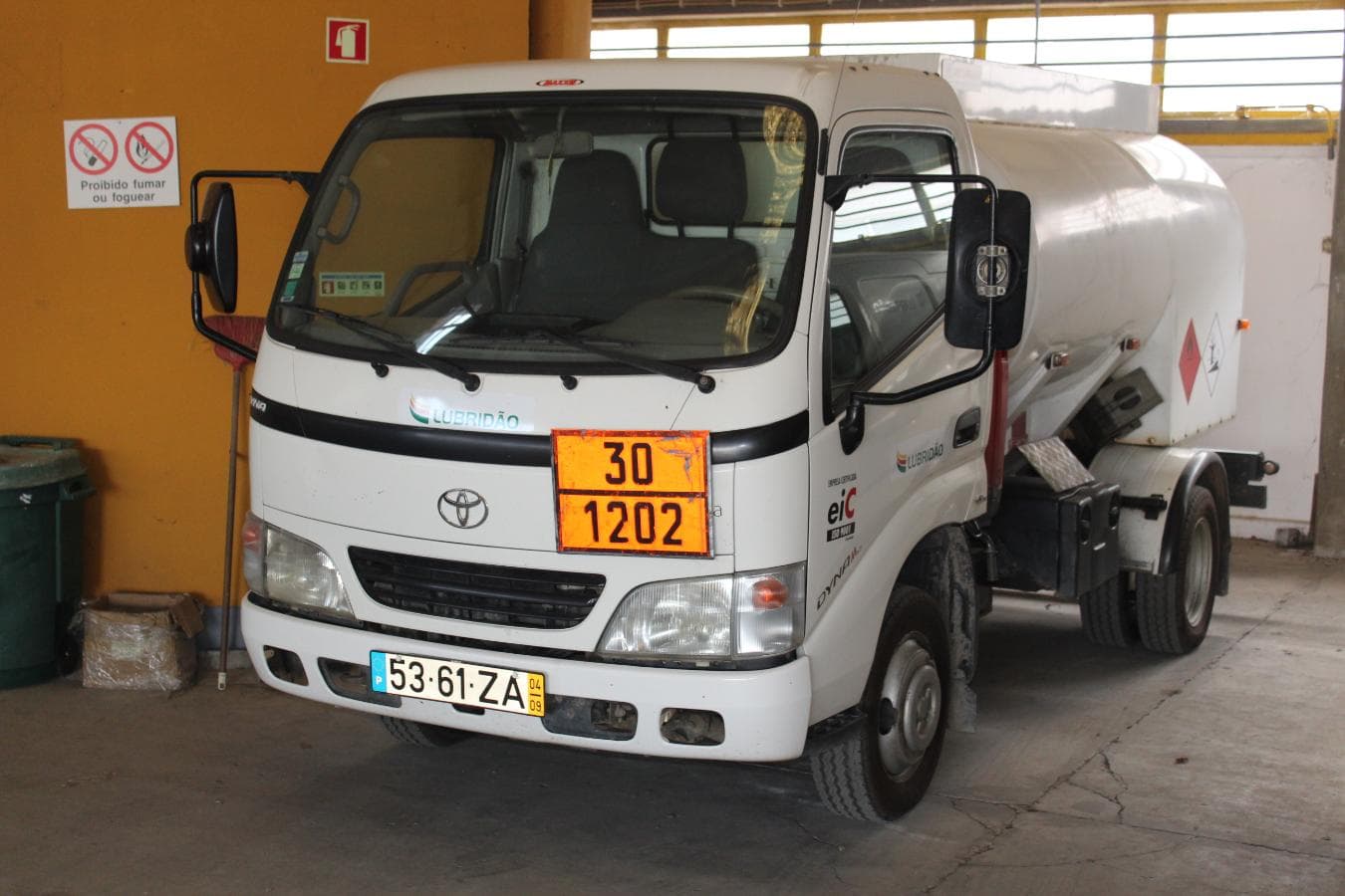 TOYOTA DYNA · Évora — imagen 1