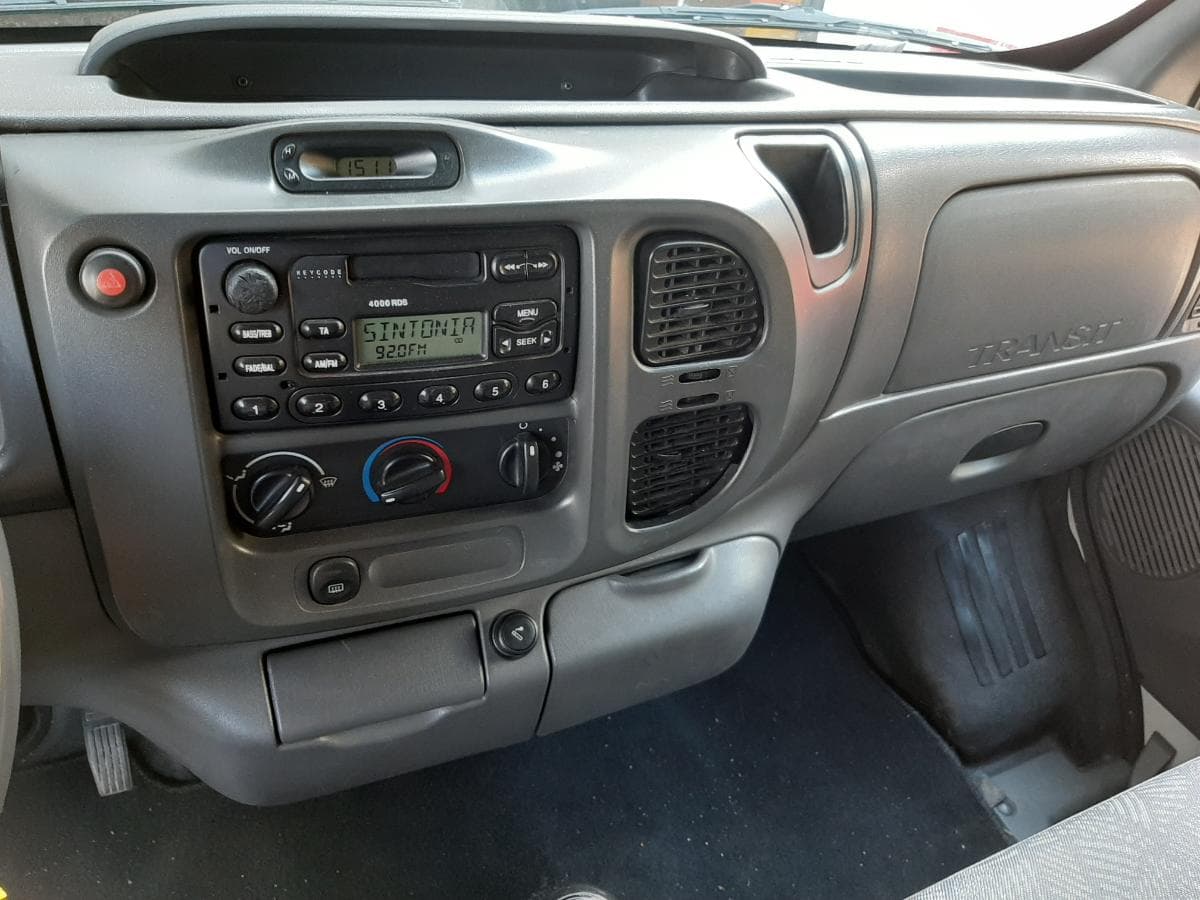 Ford Transit 2.0 · Ano 2001 — imagem 10