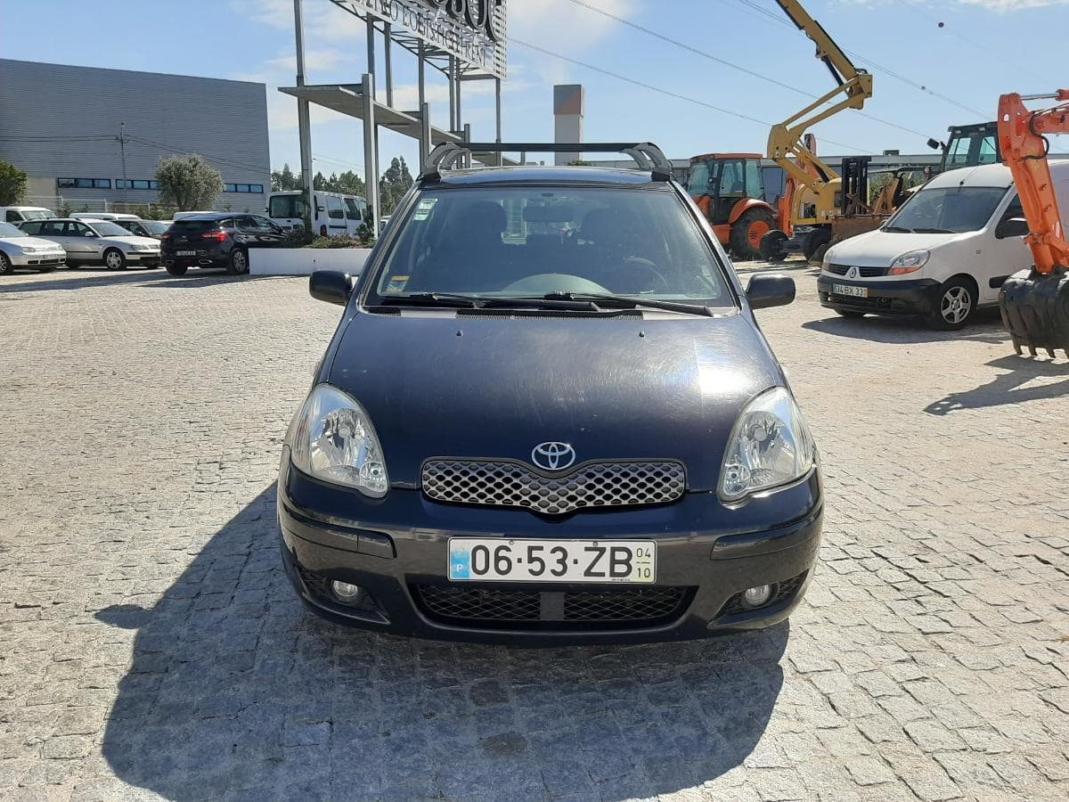Toyota Yaris 1.0 · Ano 2004 — imagen 2
