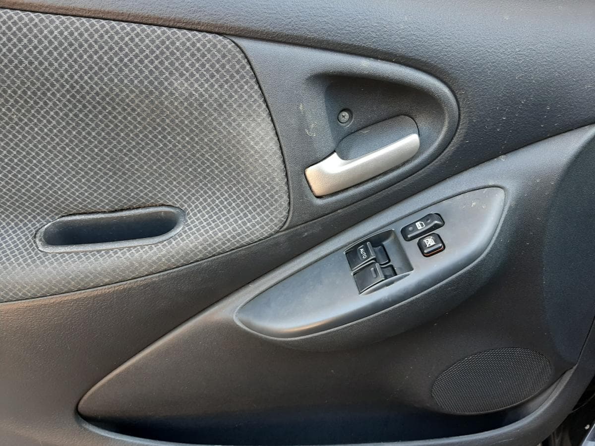 Toyota Yaris 1.0 · Ano 2004 — imagen 11
