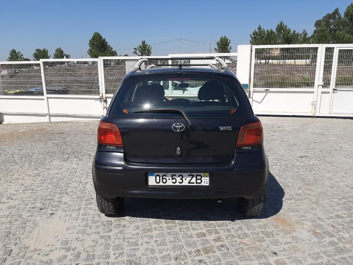 Toyota Yaris 1.0 · Ano 2004 — imagen 5