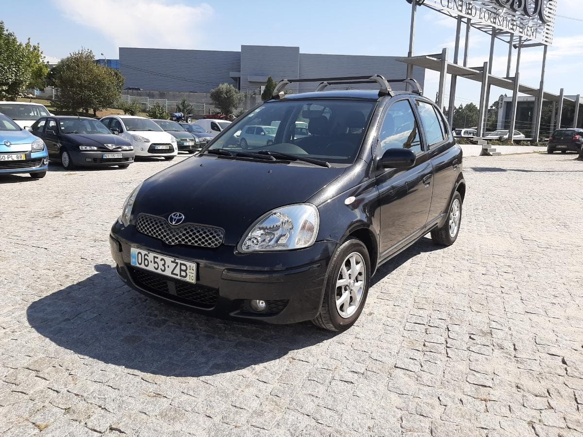 Toyota Yaris 1.0 · Ano 2004 — imagen 3