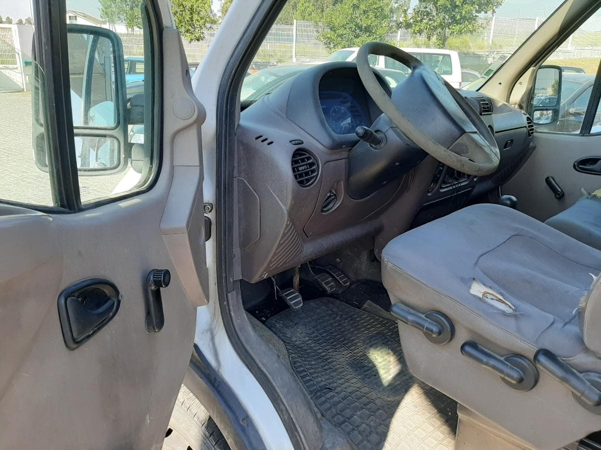 Renault Master 2.5D · Ano 1998 — imagen 9