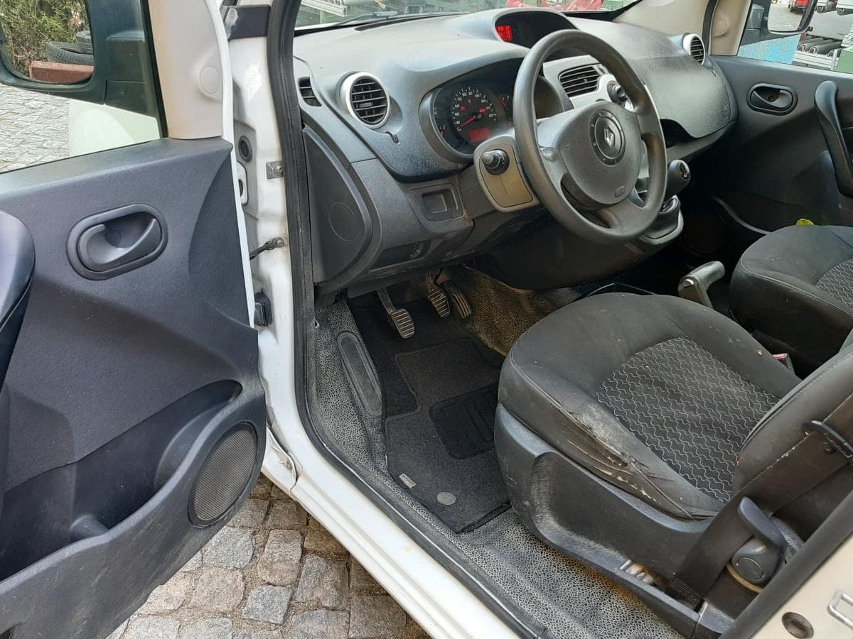 Renault Kangoo 1.5 DCI · 5 Lugares · Ano 2011 — imagem 9