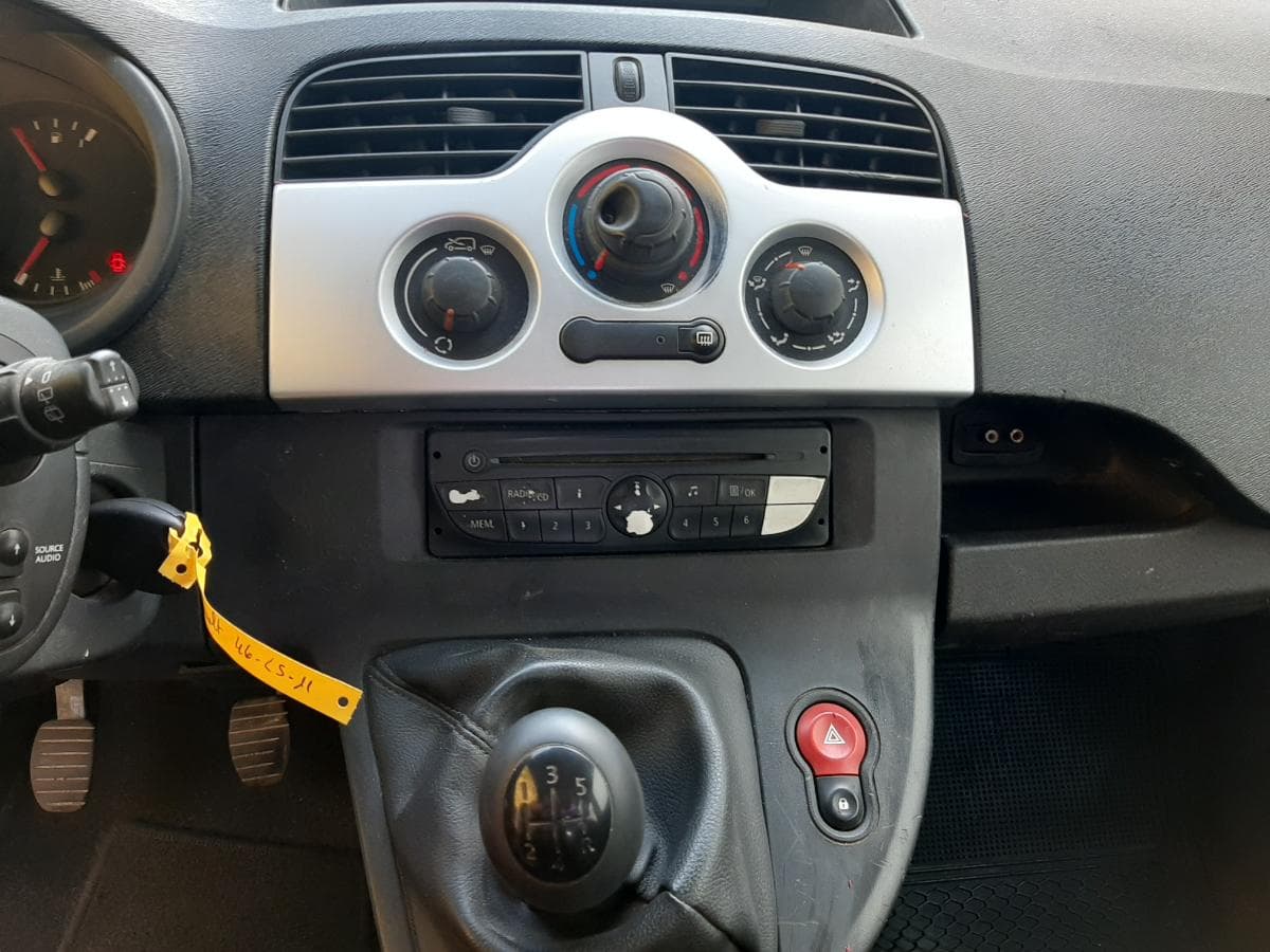 Renault Kangoo 1.5 DCI · 5 Lugares · Ano 2011 — imagem 12