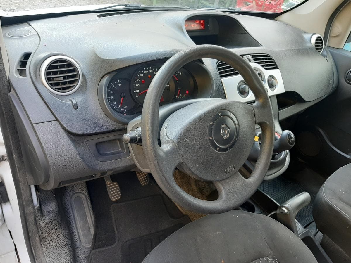 Renault Kangoo 1.5 DCI · 5 Lugares · Ano 2011 — imagem 15