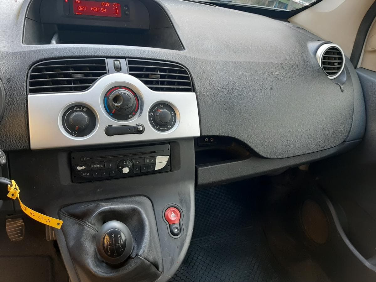 Renault Kangoo 1.5 DCI · 5 Lugares · Ano 2011 — imagem 17