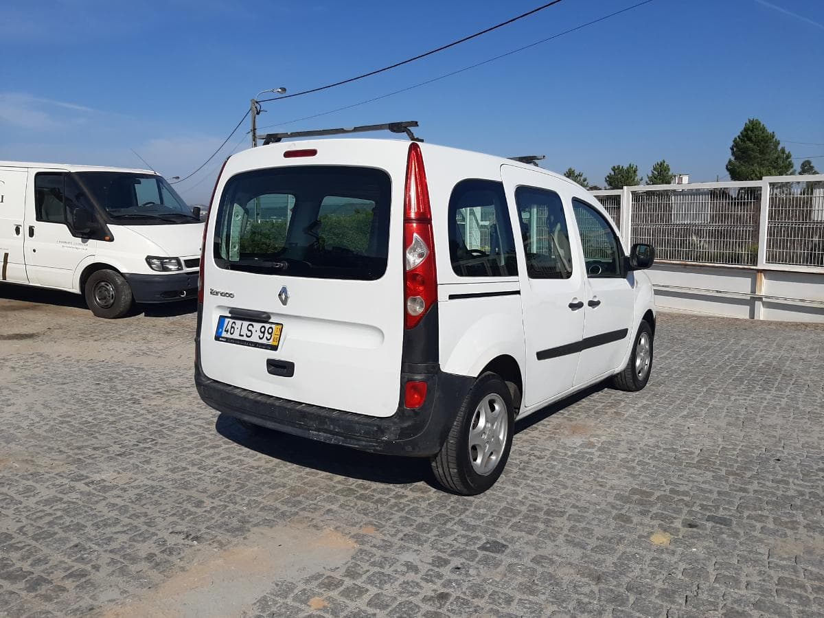 Renault Kangoo 1.5 DCI · 5 Lugares · Ano 2011 — imagem 6